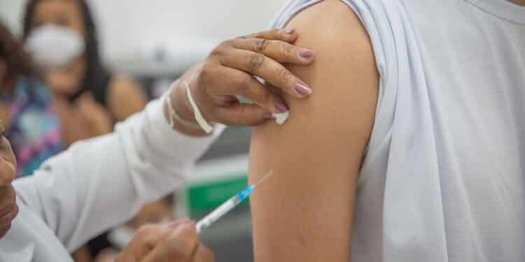 Confira o cronograma de vacinação contra a Covid-19 para esta quinta-feira (29)