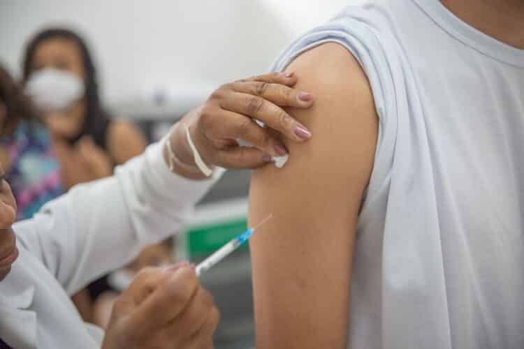 Confira o cronograma de vacinação contra a Covid-19 para esta quinta-feira (29)