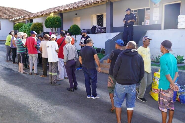 Prefeitura de Araxá intensifica abordagem de moradores em situação de rua no período do frio