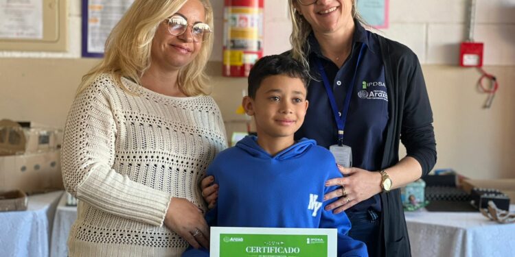 Escola Municipal Professora Auxiliadora Paiva vence o Concurso Reciclando e Brincando
