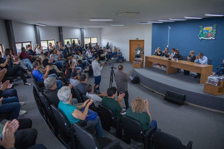 Parceria entre a Prefeitura de Araxá e Apac faz doação de agasalhos e cobertores para animais de rua