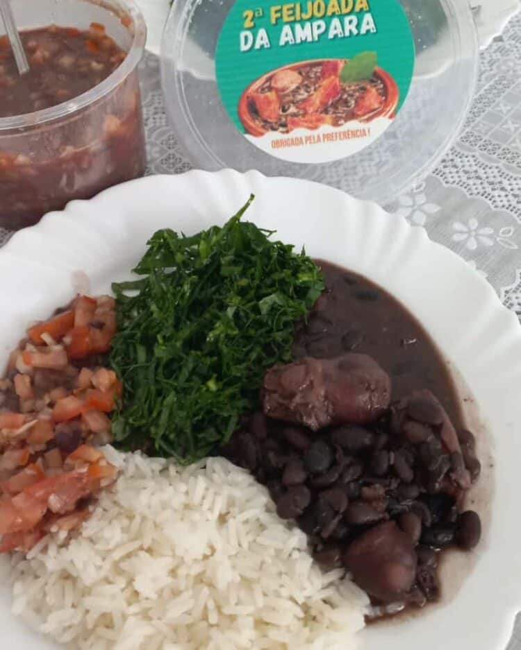 Show de solidariedade: 2ª feijoada beneficente da Ampara arrecada dinheiro para manutenção da instituição