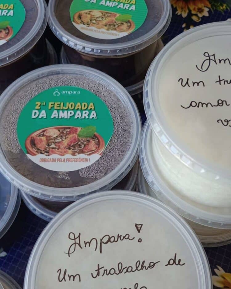 Show de solidariedade: 2ª feijoada beneficente da Ampara arrecada dinheiro para manutenção da instituição