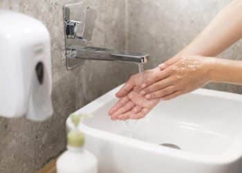 Visitantes também precisam ficar atentos à higienização das mãos no ambiente hospitalar