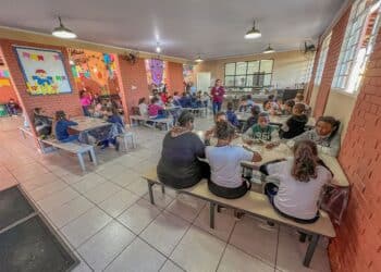 Merenda Escolar contempla mais de 13 mil alunos com alimentação saudável na Rede de Ensino da Prefeitura de Araxá