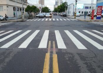 Prefeitura de Araxá realiza manutenção de sinalização em ruas e avenidas