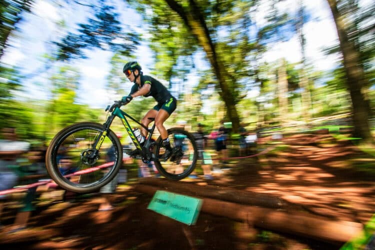 ESTREIA DA CIMTB EM NOVA LIMA (MG) REÚNE MAIS DE 900 ATLETAS NA LAGOA DOS INGLESES