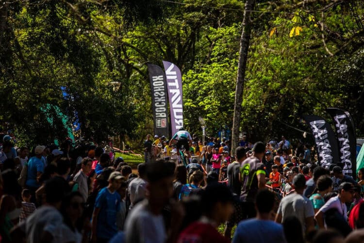 ESTREIA DA CIMTB EM NOVA LIMA (MG) REÚNE MAIS DE 900 ATLETAS NA LAGOA DOS INGLESES