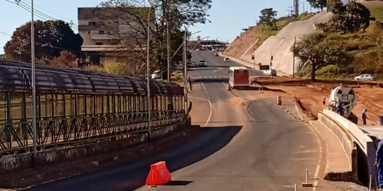 Segurança Pública alerta condutores para cuidados no tráfego no viaduto da avenida Hitalo Ros e na antiga rua do Matadouro