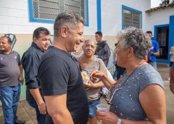 14ª edição do Prefeitura no Bairro contempla famílias com escrituras definitivas e oferece mais de 40 serviços gratuitos à população