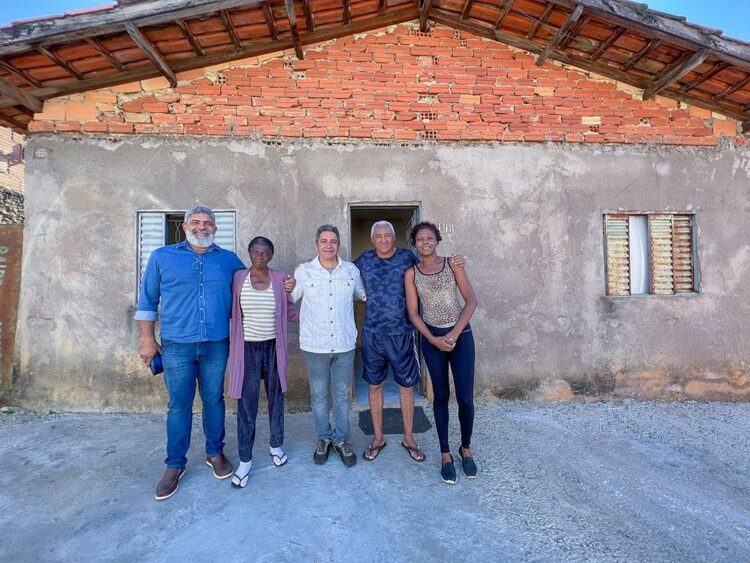 Prefeitura de Araxá entrega os 10 primeiros imóveis contemplados pelo projeto Belo Banho