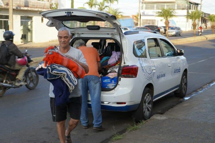 Prefeitura de Araxá realiza mais uma entrega de itens arrecadados pela Campanha do Agasalho 2023 – Doar é Aquecer