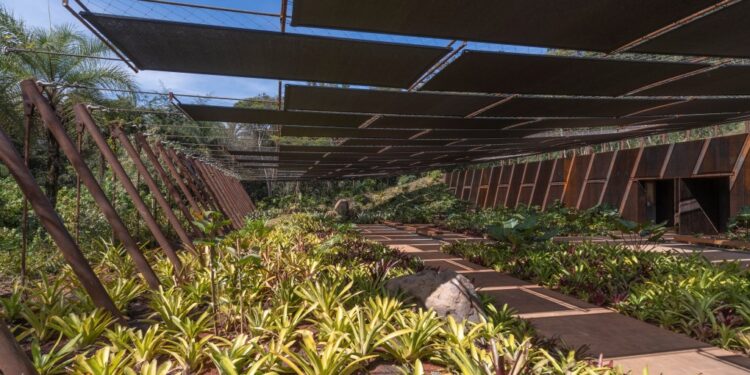 Com patrocínio da CBMM e utilização de aço de alta resistência com adição de Nióbio, Inhotim inaugura Galeria Yayoi Kusama