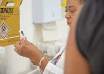 Confira o cronograma de vacinação contra a Covid-19 para esta sexta-feira (14)