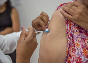 Confira o novo cronograma de vacinação contra a Covid-19 para esta terça-feira (1º)