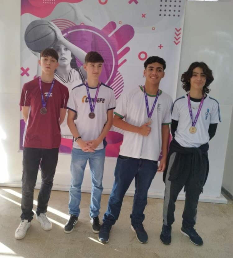Xadrez araxaense é campeão da etapa regional do JEMG no módulo 1 e 2 masculino de forma brilhante