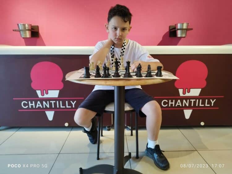 Mestre Nacional Sergio de Montes Claros é Campeão da 3ª Copa Araxá de Xadrez