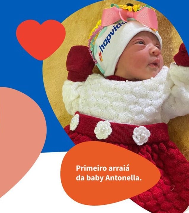 Bebês ganham ensaio fotográfico com adereços juninos em hospital de Uberlândia-MG