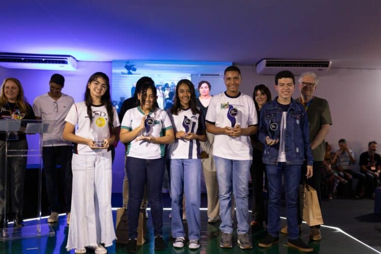 Alunos de Escolas Municipais são premiados no Concurso de Redação do 11º Fliaraxá