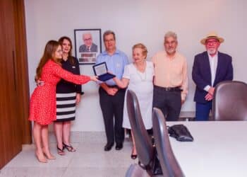 Solenidade póstuma em homenagem ao prof. Emílio Recamonde