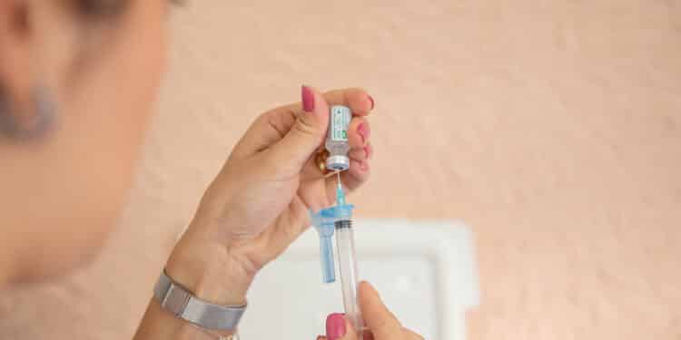 Confira o cronograma de vacinação contra a Covid-19 para esta quinta-feira (17)