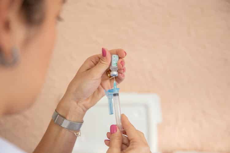 Confira o cronograma de vacinação contra a Covid-19 para esta quinta-feira (17)