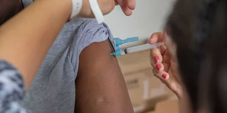 Confira o cronograma de vacinação contra a Covid-19 para esta terça-feira (22)