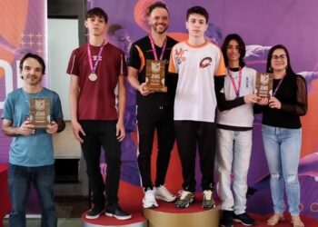 Alunos da Academia Araxaense de Xadrez conquistaram 2 medalhas de bronze no JEMG