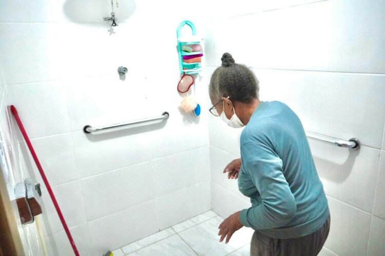 Prefeitura de Araxá já concluiu a reforma de 35 banheiros pelo projeto Belo Banho