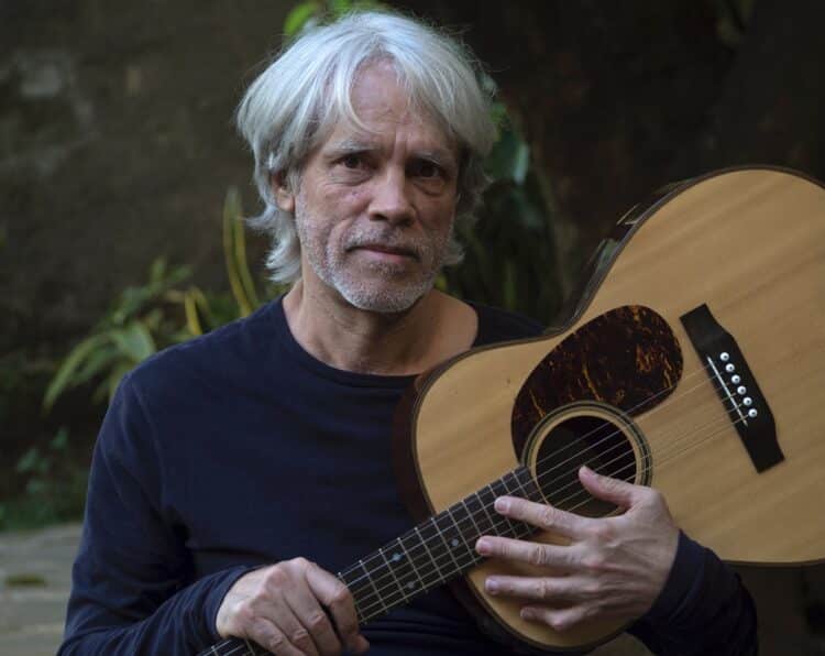 Músico e compositor Silão lança o EP “Ramos Longos da Vida”