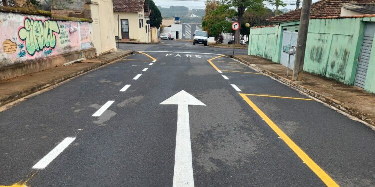 Parte da rua São Luiz, no Centro, passa a ser mão única a partir de quarta (30)