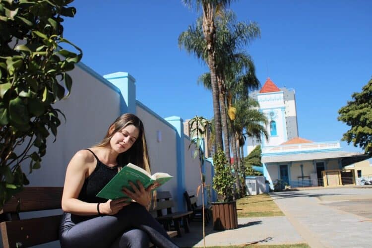 Sede da Fundação Cultural Calmon Barreto contempla exposições e espaços destinados a artistas