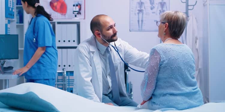 Cuidados após a alta hospitalar reduzem chances de reinternação