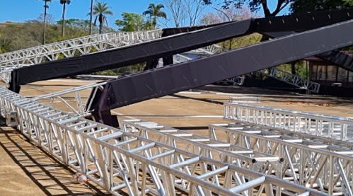 Iniciada a montagem da estrutura da Expoqueijo Brasil