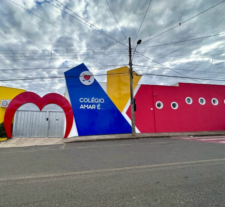 A Magia das Palavras Ganha Vida na 2ª Feira Literária do Colégio Amar é… (FLICAÉ)