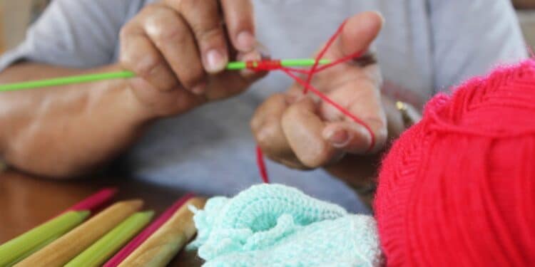 Ateliê de Tecelagem abre 15 vagas para o curso de crochê e tricô
