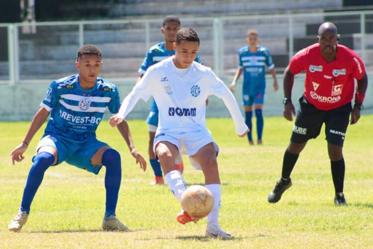 Octogonal final Mineiro: Dínamo sub-17 vence Siderúrgica; Sub-15 empata