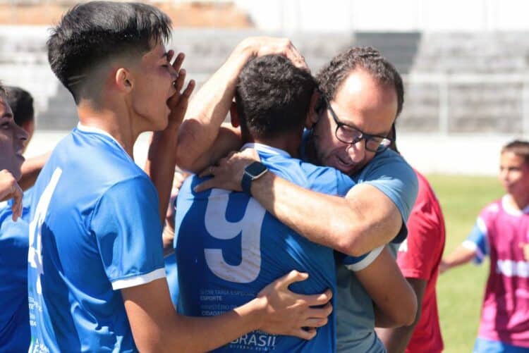 Octogonal final Mineiro: Dínamo sub-17 vence Siderúrgica; Sub-15 empata