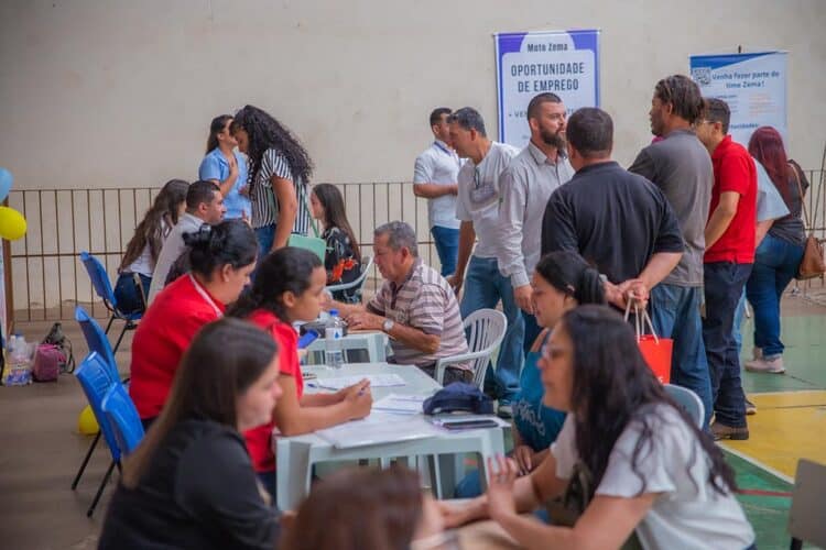 Feirão do Emprego atrai mais de 300 participantes
