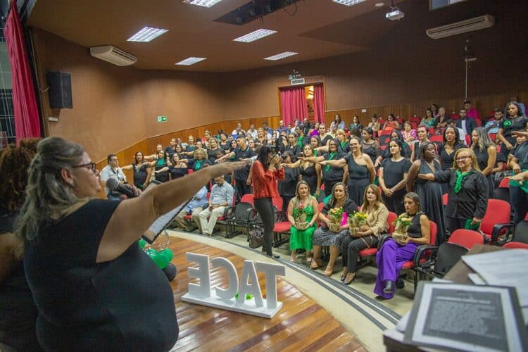 Prefeitura de Araxá entrega certificados de formatura dos Agentes Comunitários de Saúde e de Combate às Endemias