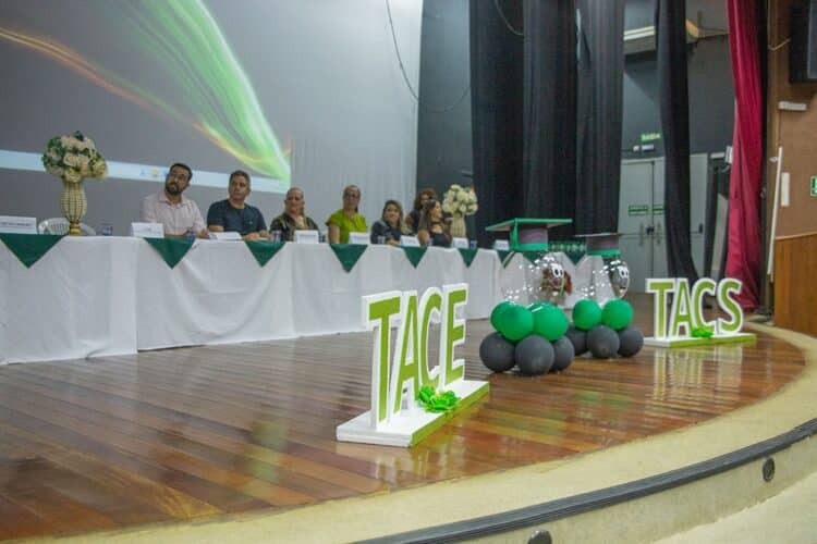 Prefeitura de Araxá entrega certificados de formatura dos Agentes Comunitários de Saúde e de Combate às Endemias