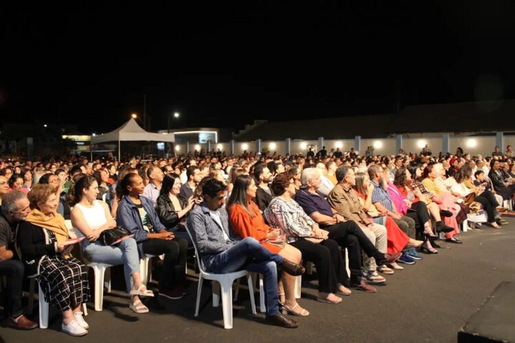 Orquestra Filarmônica de Minas Gerais atrai mais de 2.000 pessoas em Araxá