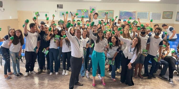 Projeto Educação Financeira do Sicoob Creditril celebra um ano