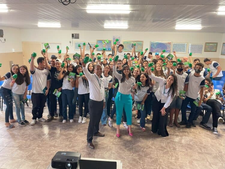 Projeto Educação Financeira do Sicoob Creditril celebra um ano