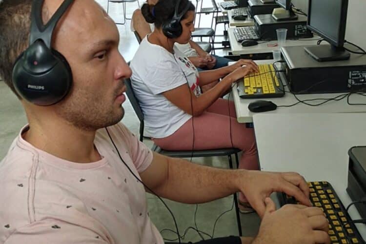 Bibliotecas Pública Municipal e do Uniaraxá recebem Programa de Inclusão e Acessibilidade