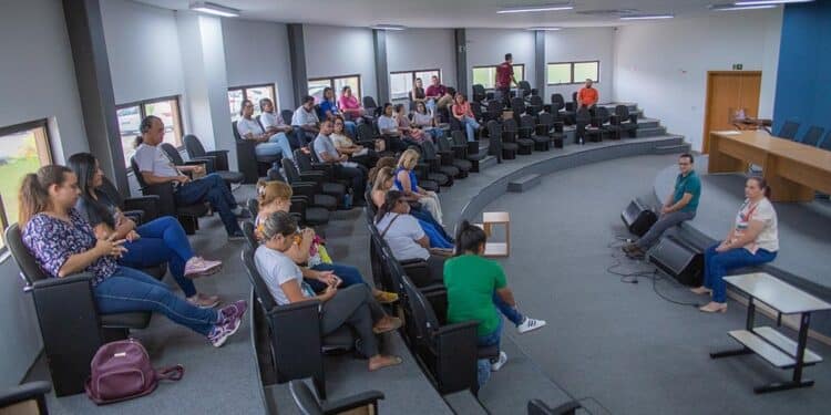 Roda de conversa com o público LGBTQIAPN+ destaca prevenção e direitos