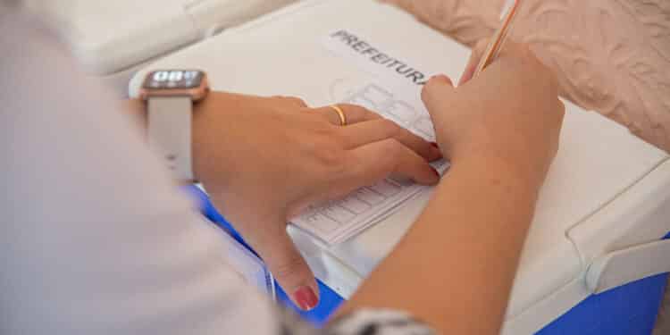 Confira o cronograma de vacinação contra a Covid-19 para esta sexta-feira (15)