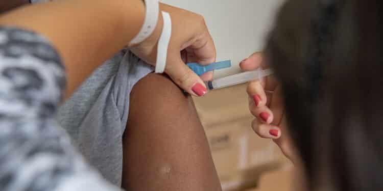 Confira o cronograma de vacinação contra a Covid-19 para esta quinta-feira (21)