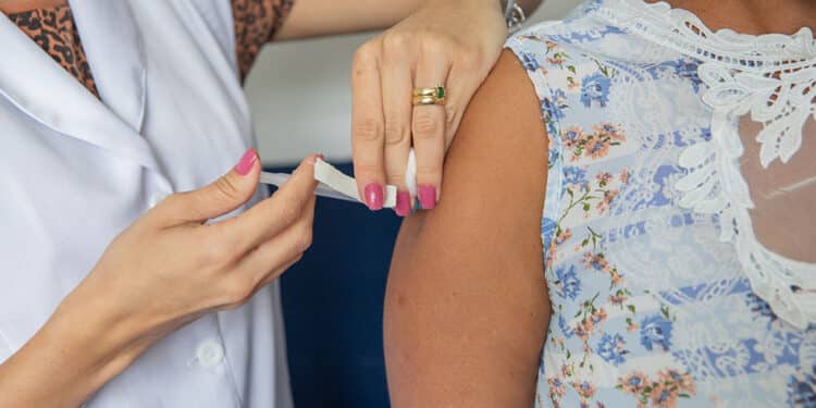 Confira o cronograma de vacinação contra a Covid-19 para esta terça-feira (05)