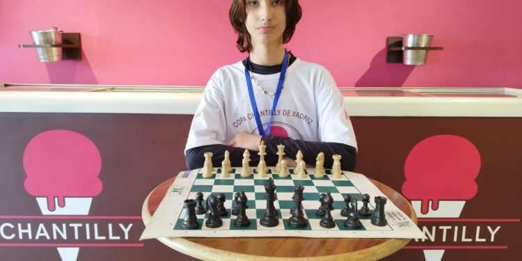 Bruno Alexandre é campeão da 15ª Copa Chantilly de Xadrez